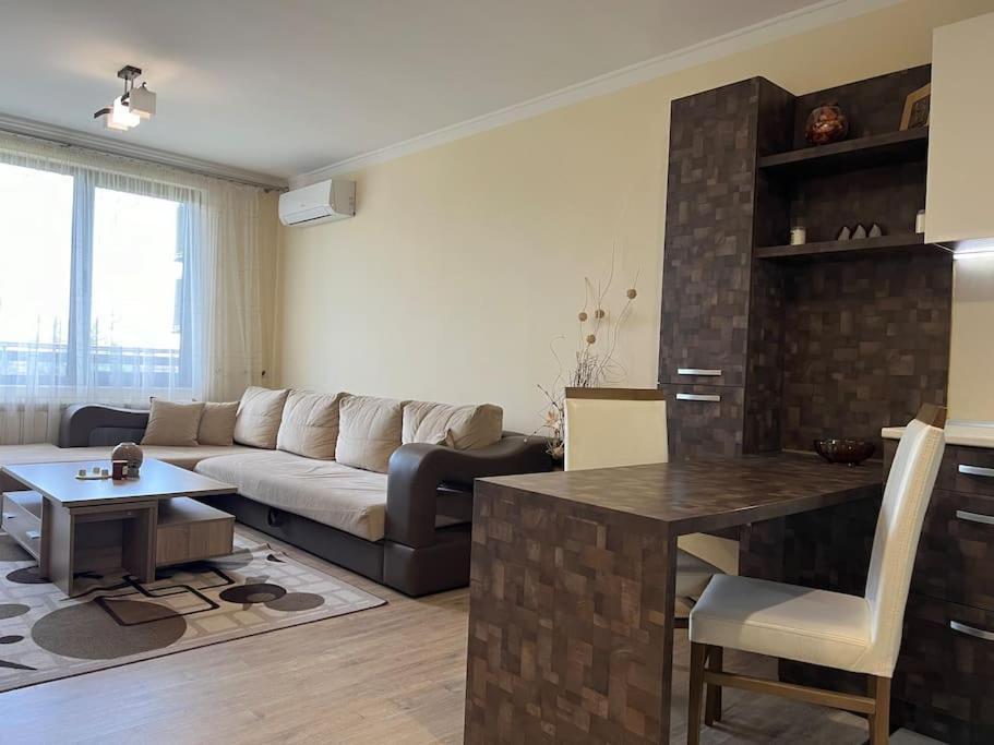 Cozy - Free Parking Apartment Plowdiw